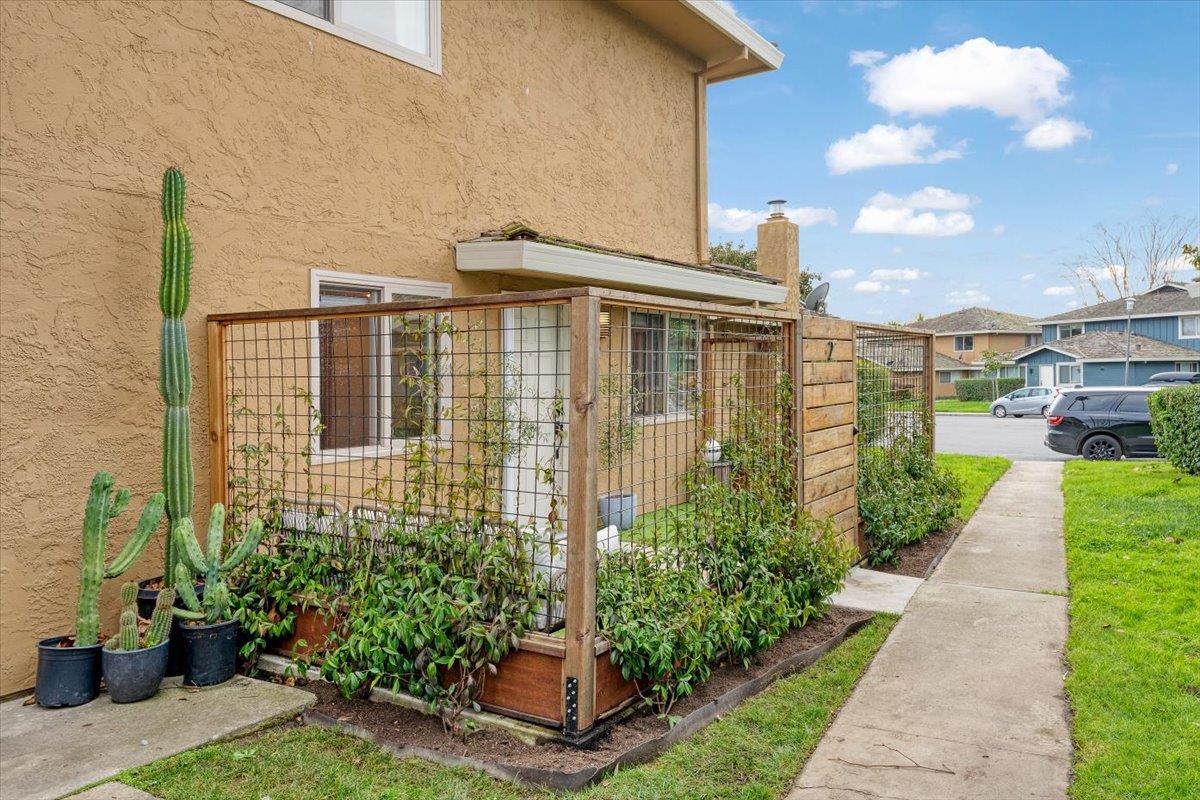 1420 Ruby Court 2