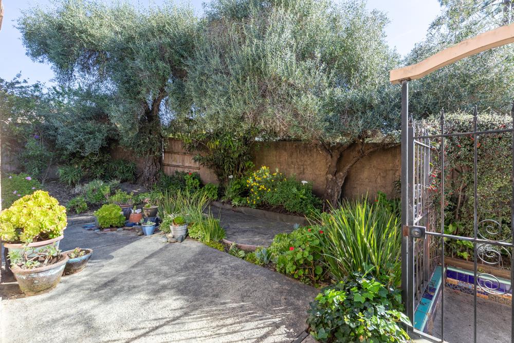 247 Arroyo Seco