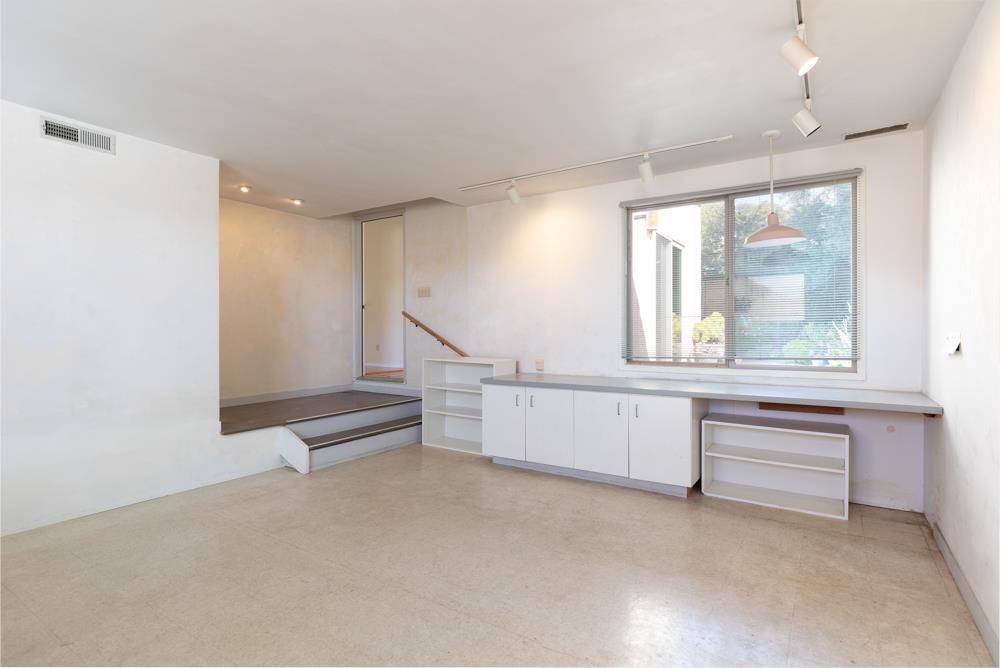 247 Arroyo Seco