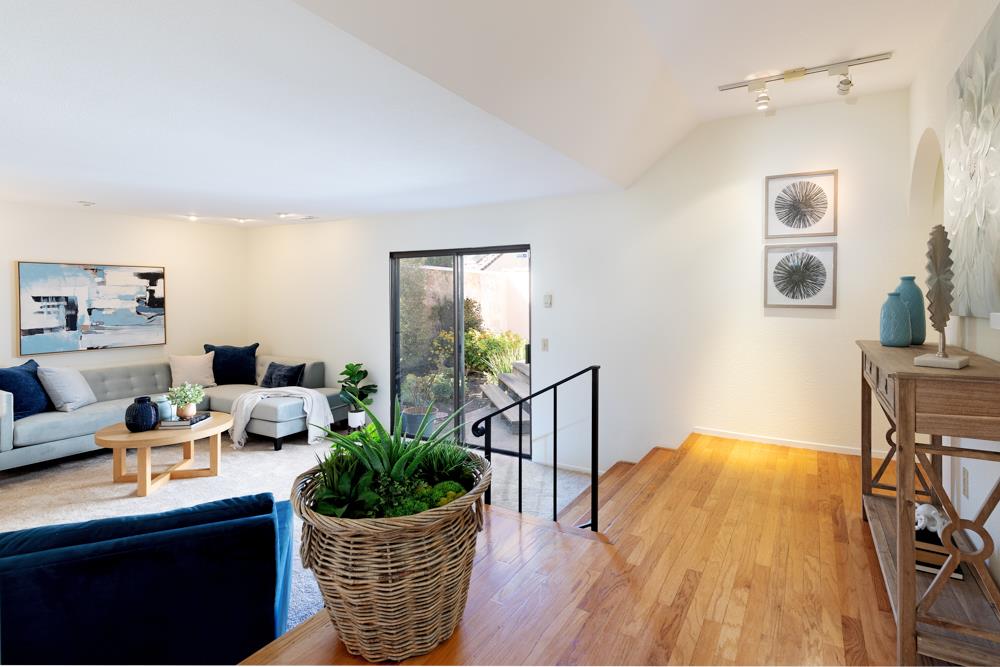 247 Arroyo Seco
