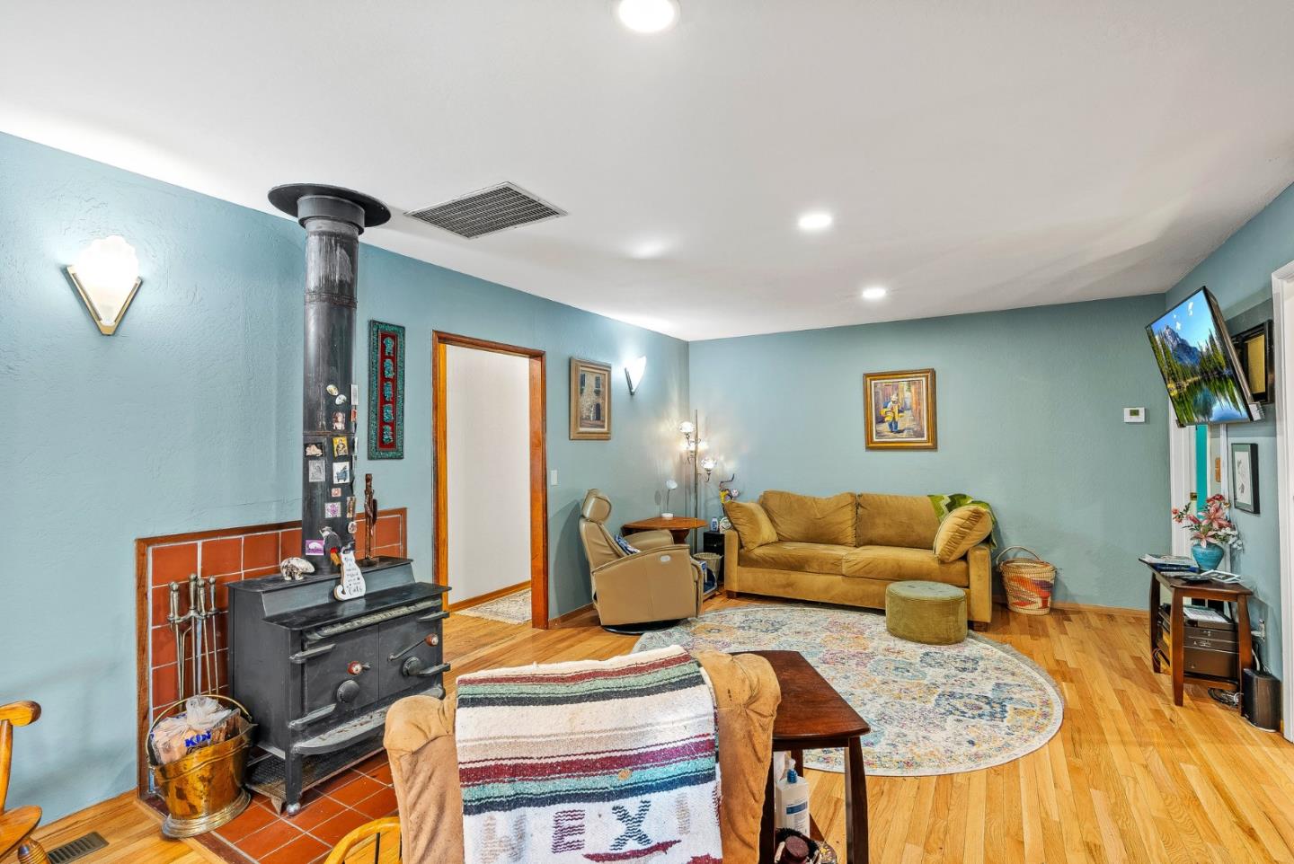 245 Railroad Avenue