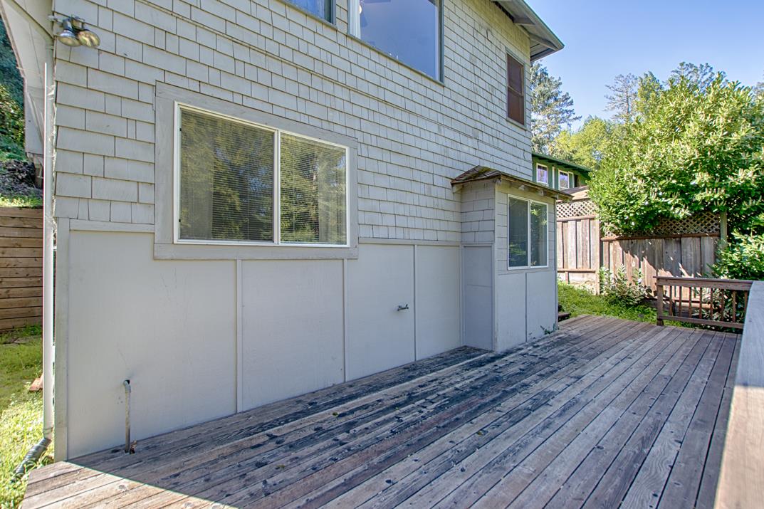 15 Mound Avenue