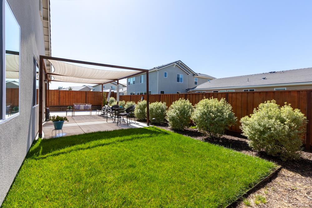 2740 Glenview Drive