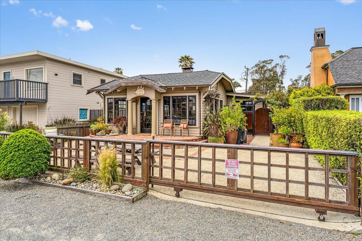 31 Rockview Drive