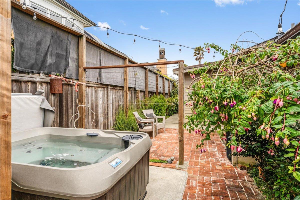 31 Rockview Drive