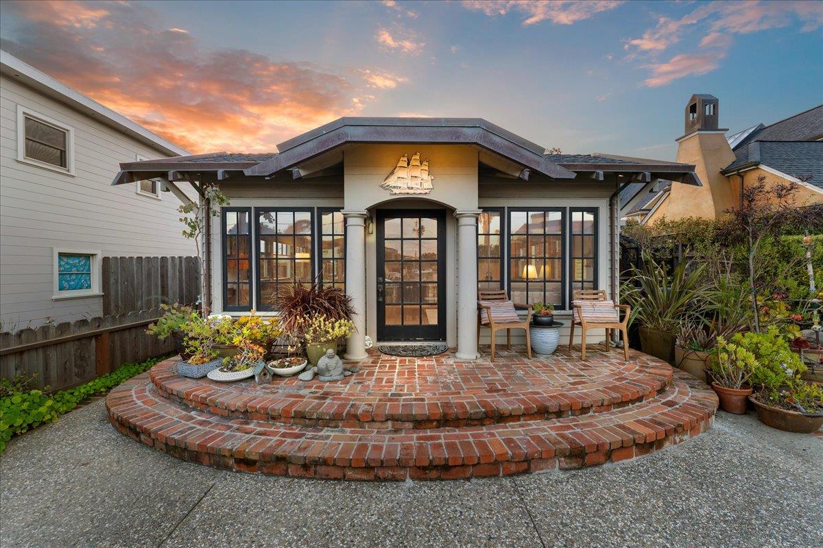 31 Rockview Drive