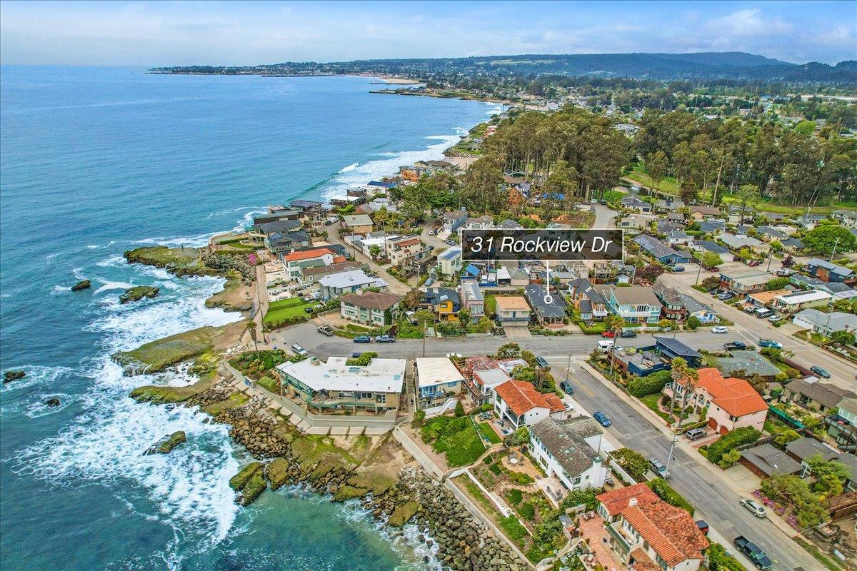 31 Rockview Drive