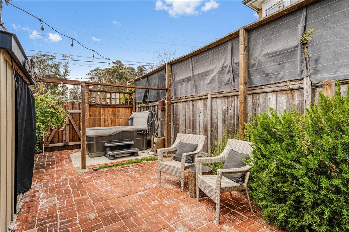 31 Rockview Drive