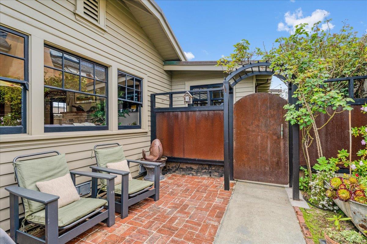 31 Rockview Drive