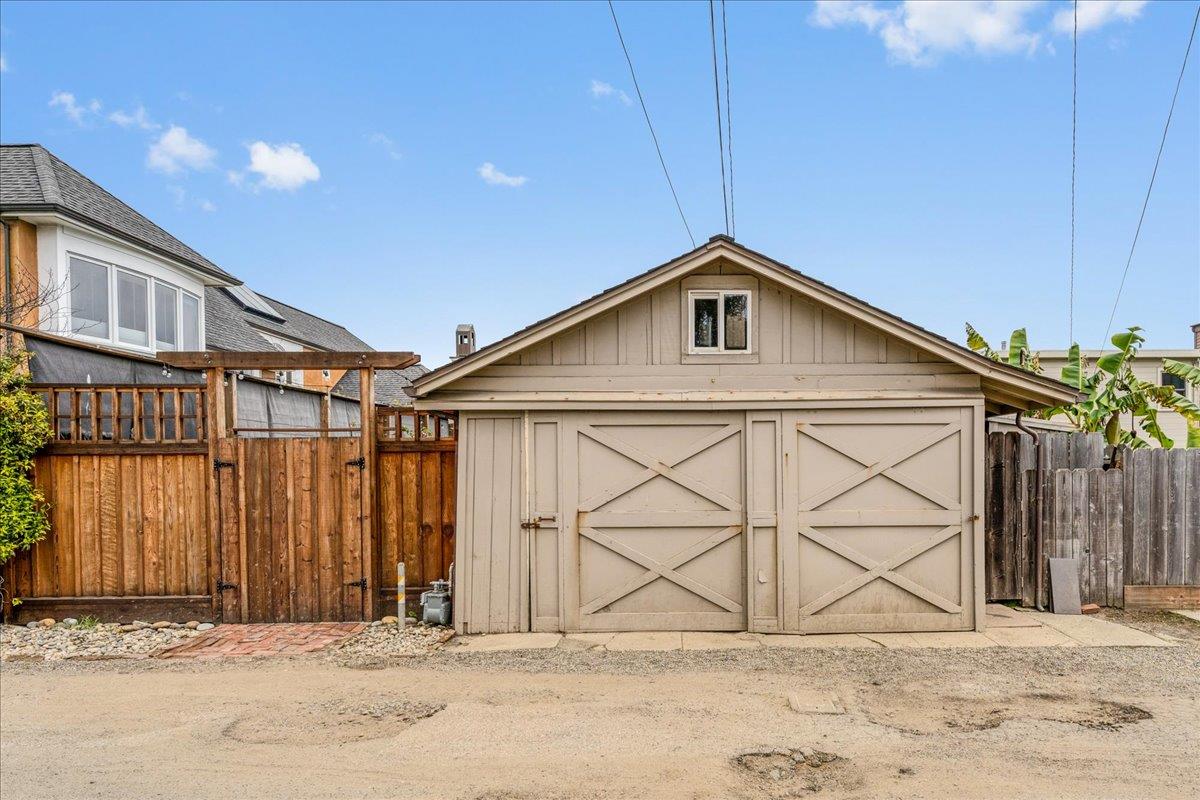 31 Rockview Drive