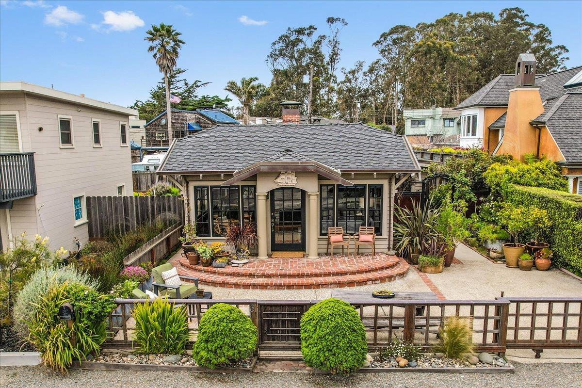 31 Rockview Drive