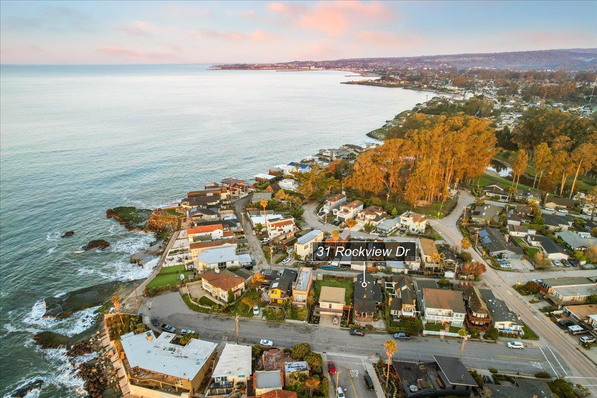 31 Rockview Drive