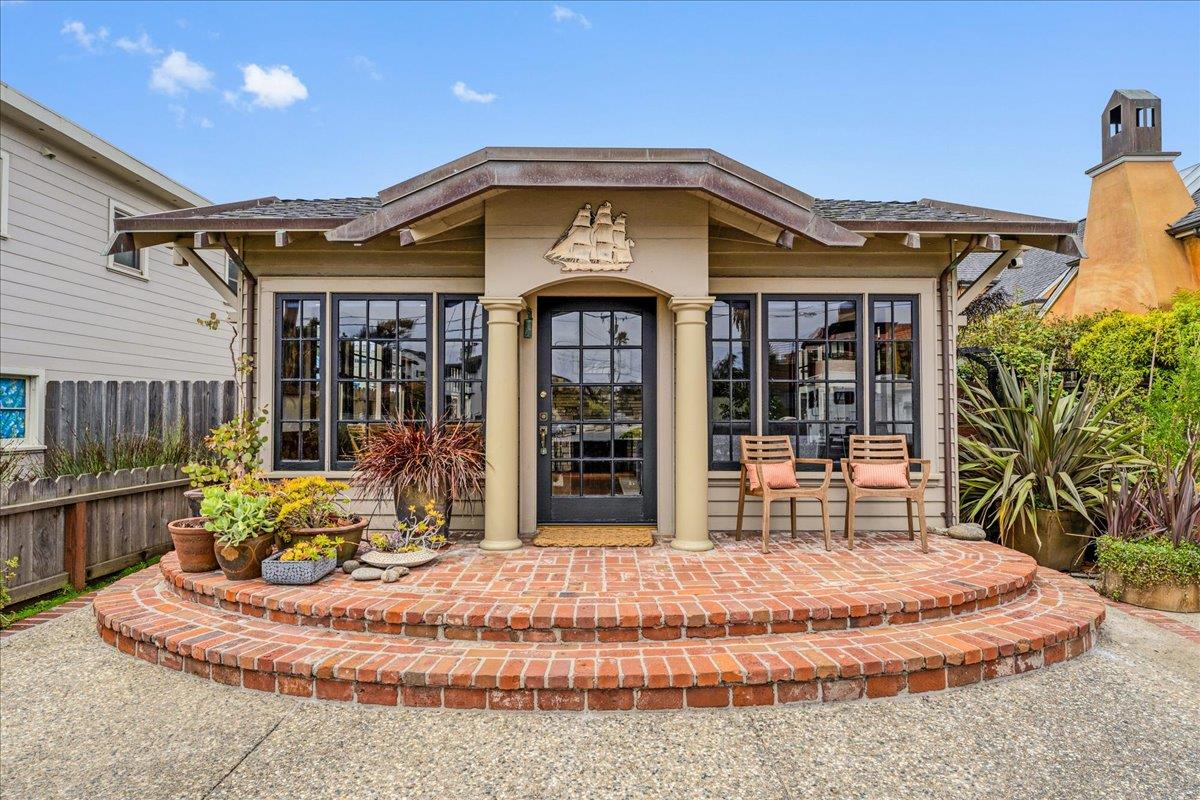 31 Rockview Drive