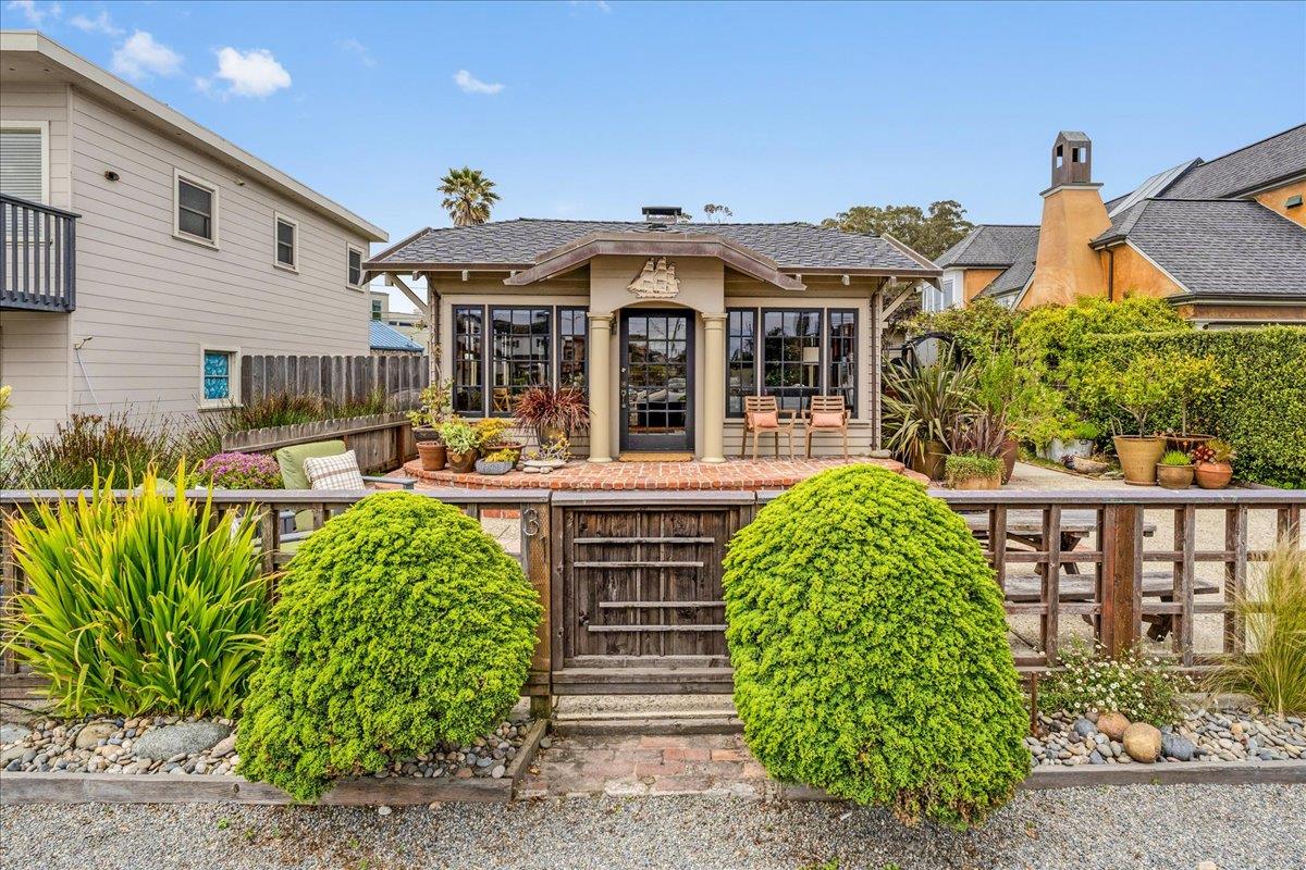 31 Rockview Drive