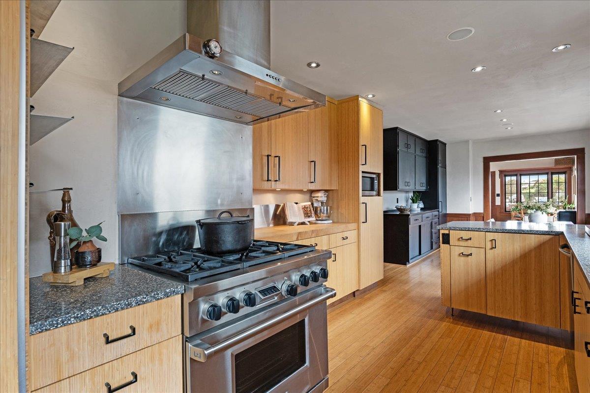 31 Rockview Drive