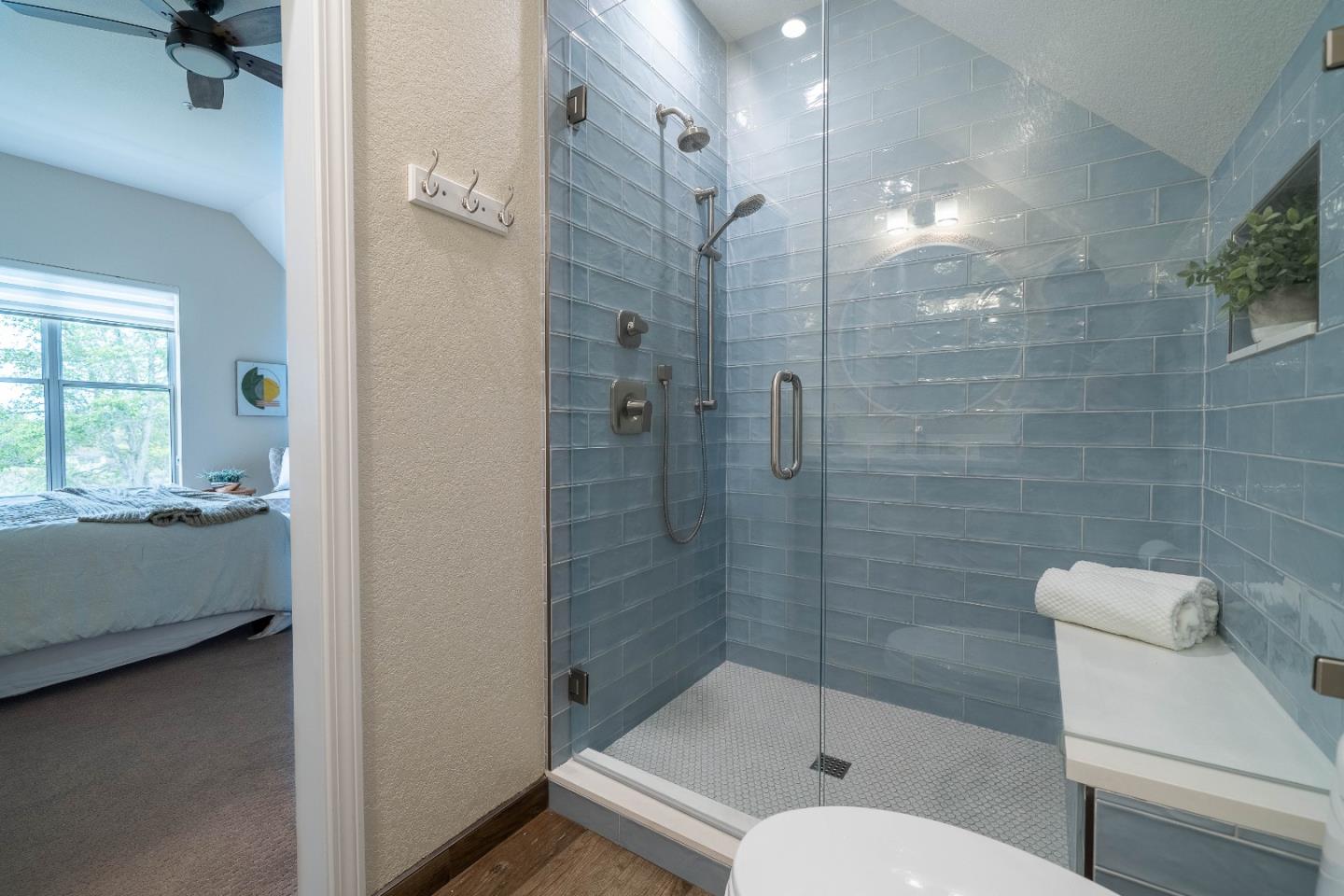 200 West Cliff Drive 24