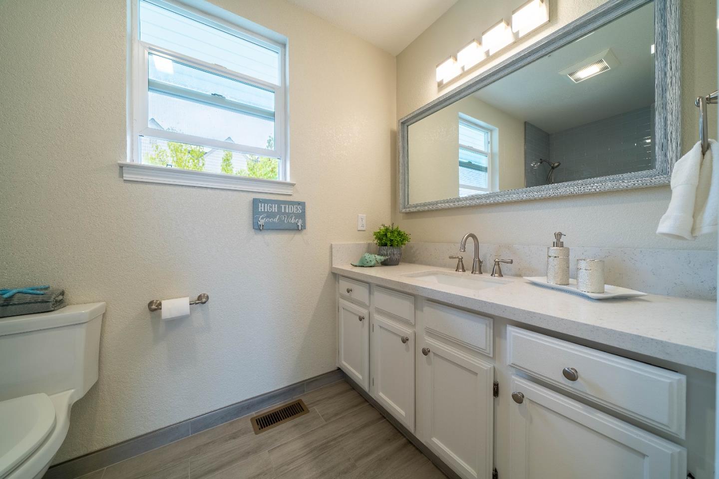 200 West Cliff Drive 24