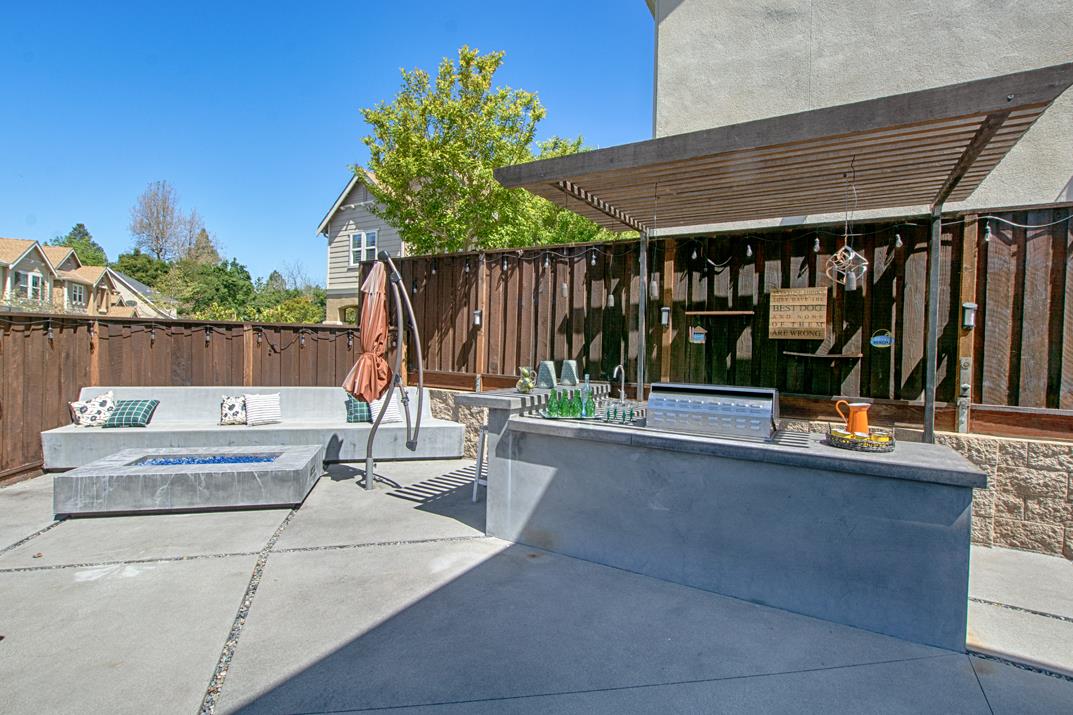 105 Meadowview Lane