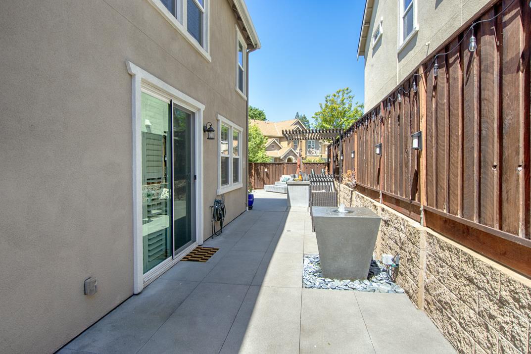 105 Meadowview Lane