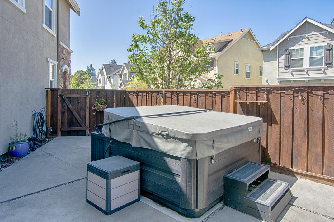 105 Meadowview Lane