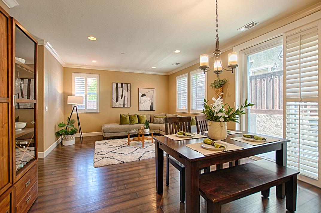 105 Meadowview Lane