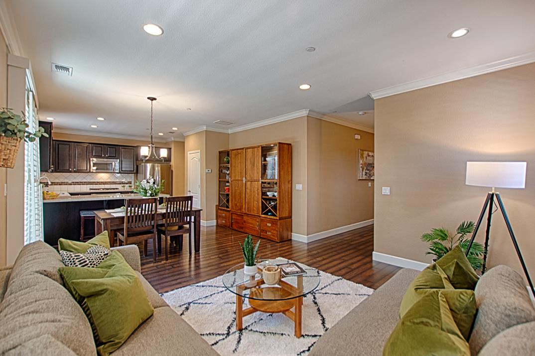 105 Meadowview Lane