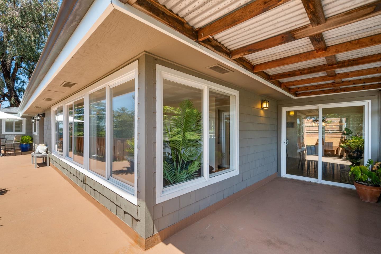 7051 Mesa DR