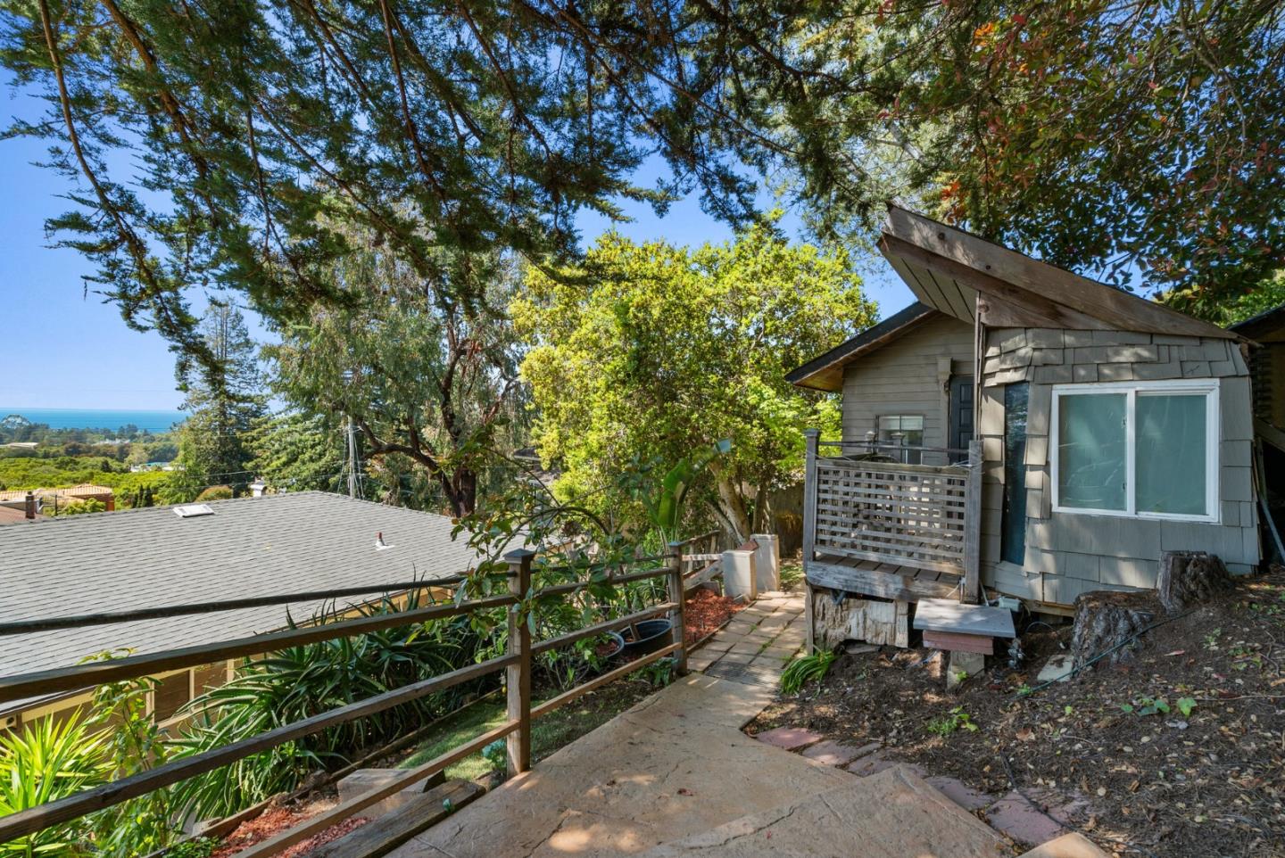 7051 Mesa DR