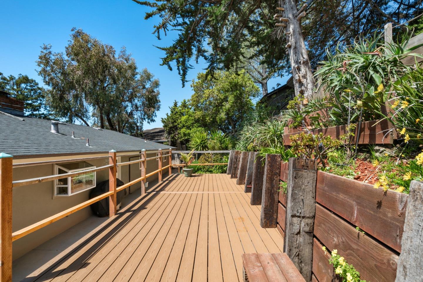 7051 Mesa DR