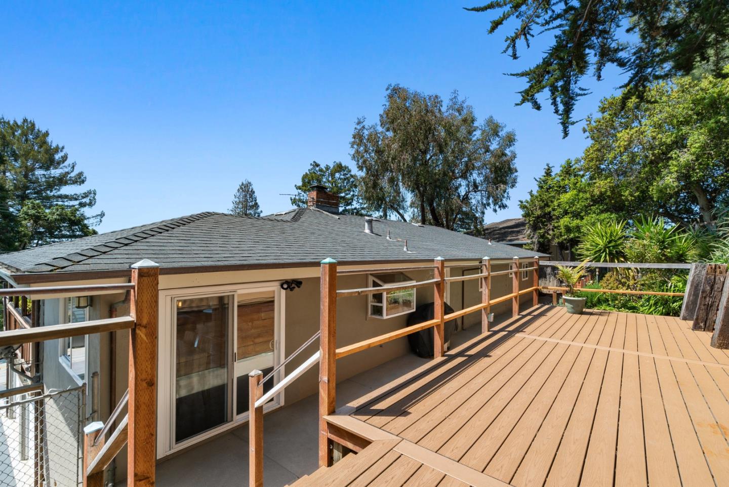 7051 Mesa DR