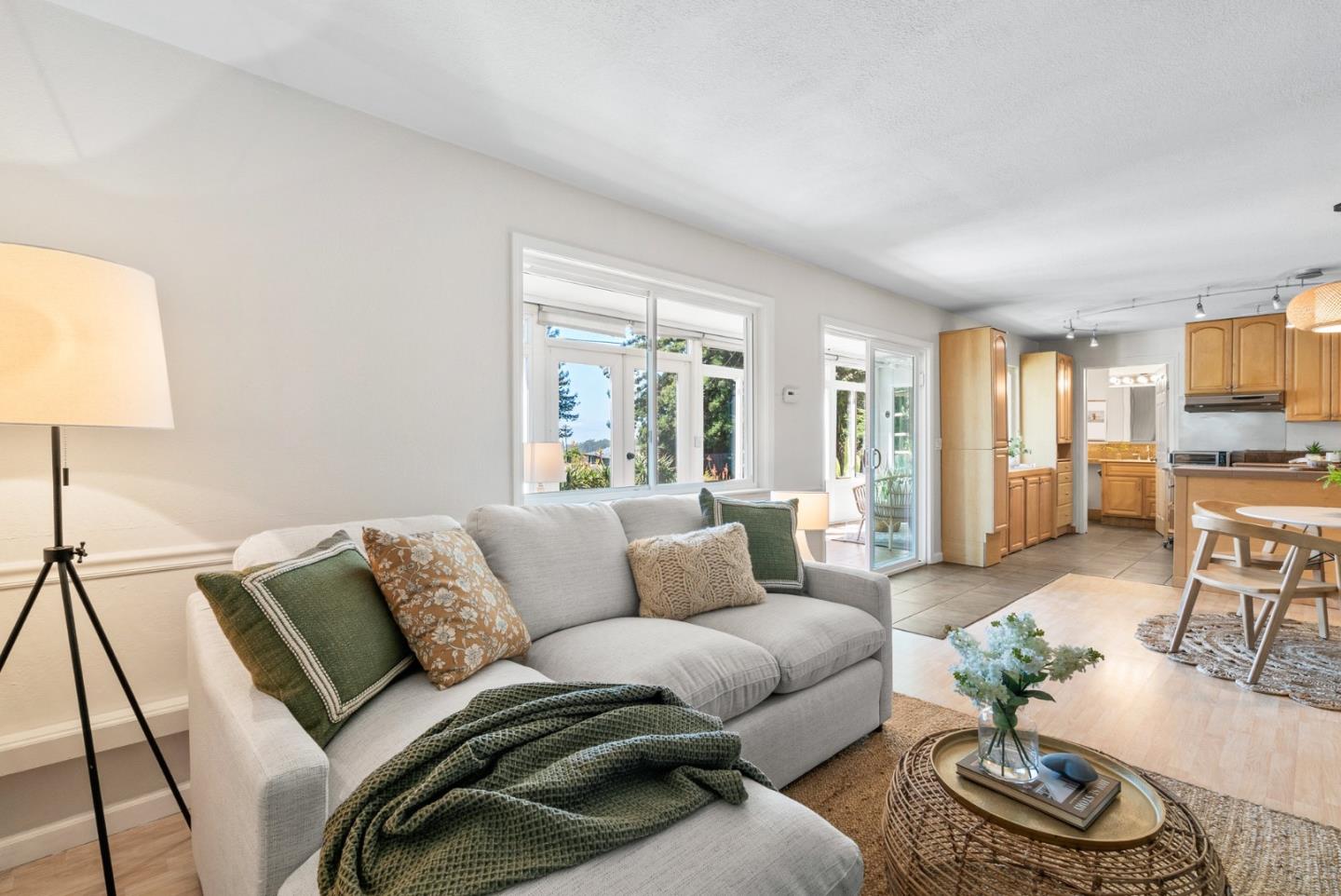 7051 Mesa DR