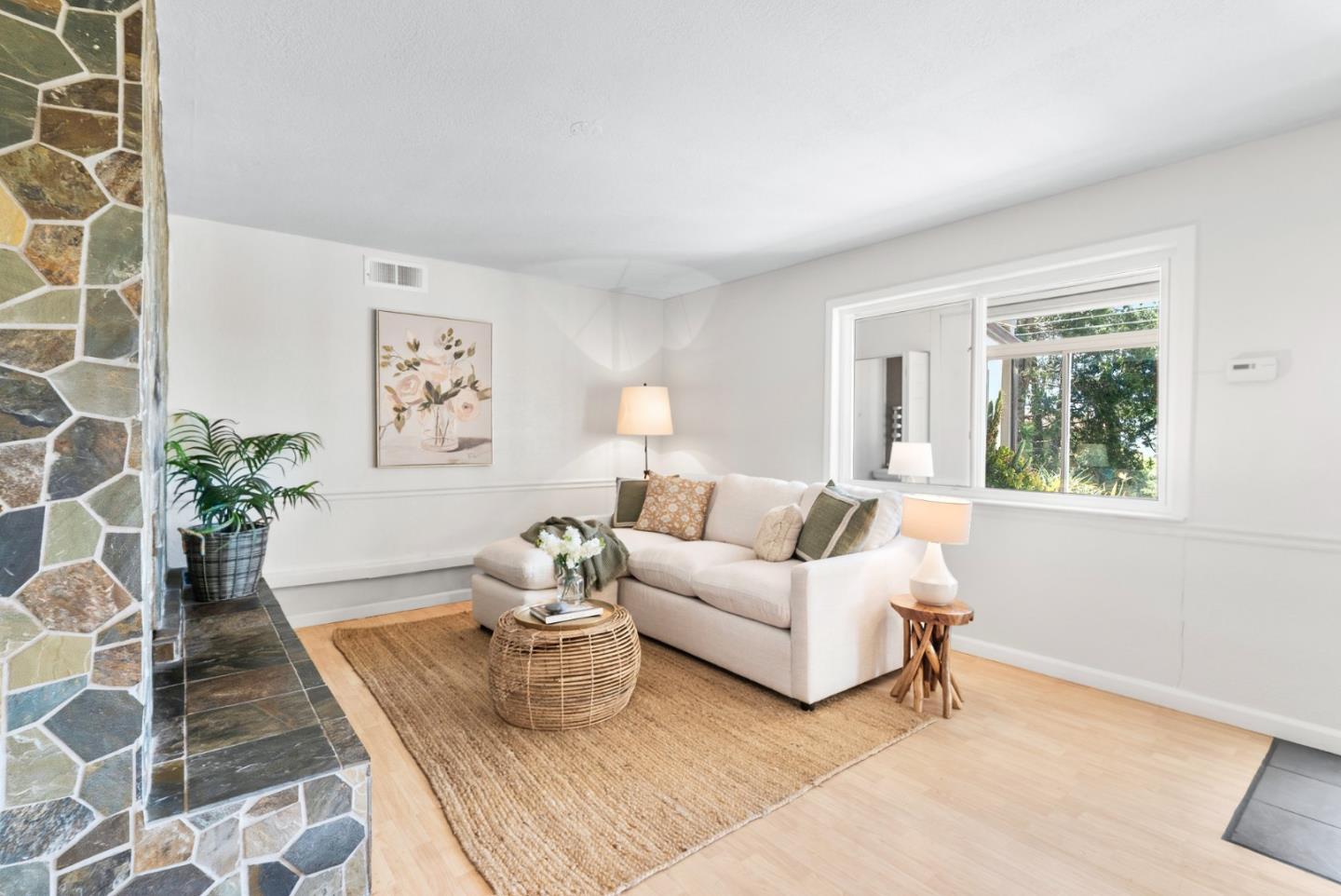 7051 Mesa DR