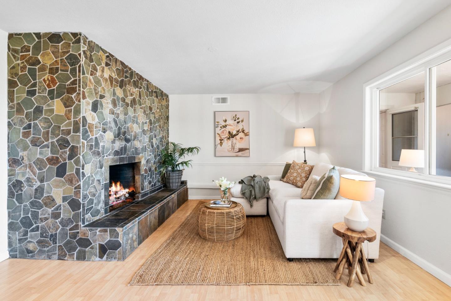 7051 Mesa DR