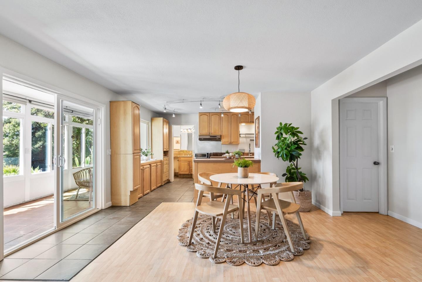 7051 Mesa DR