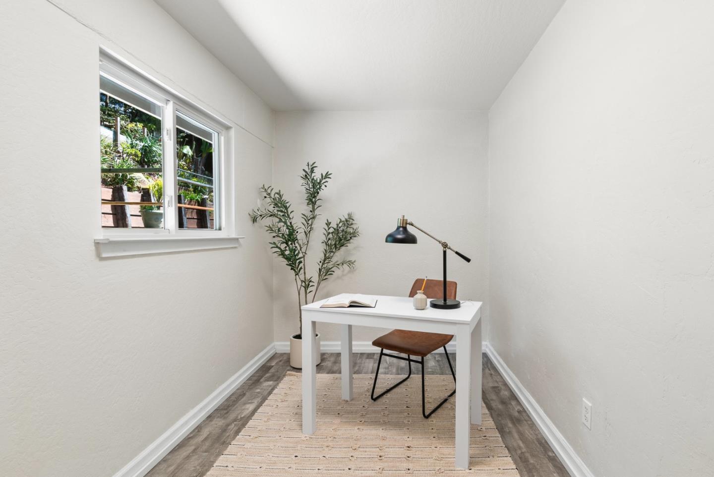 7051 Mesa DR