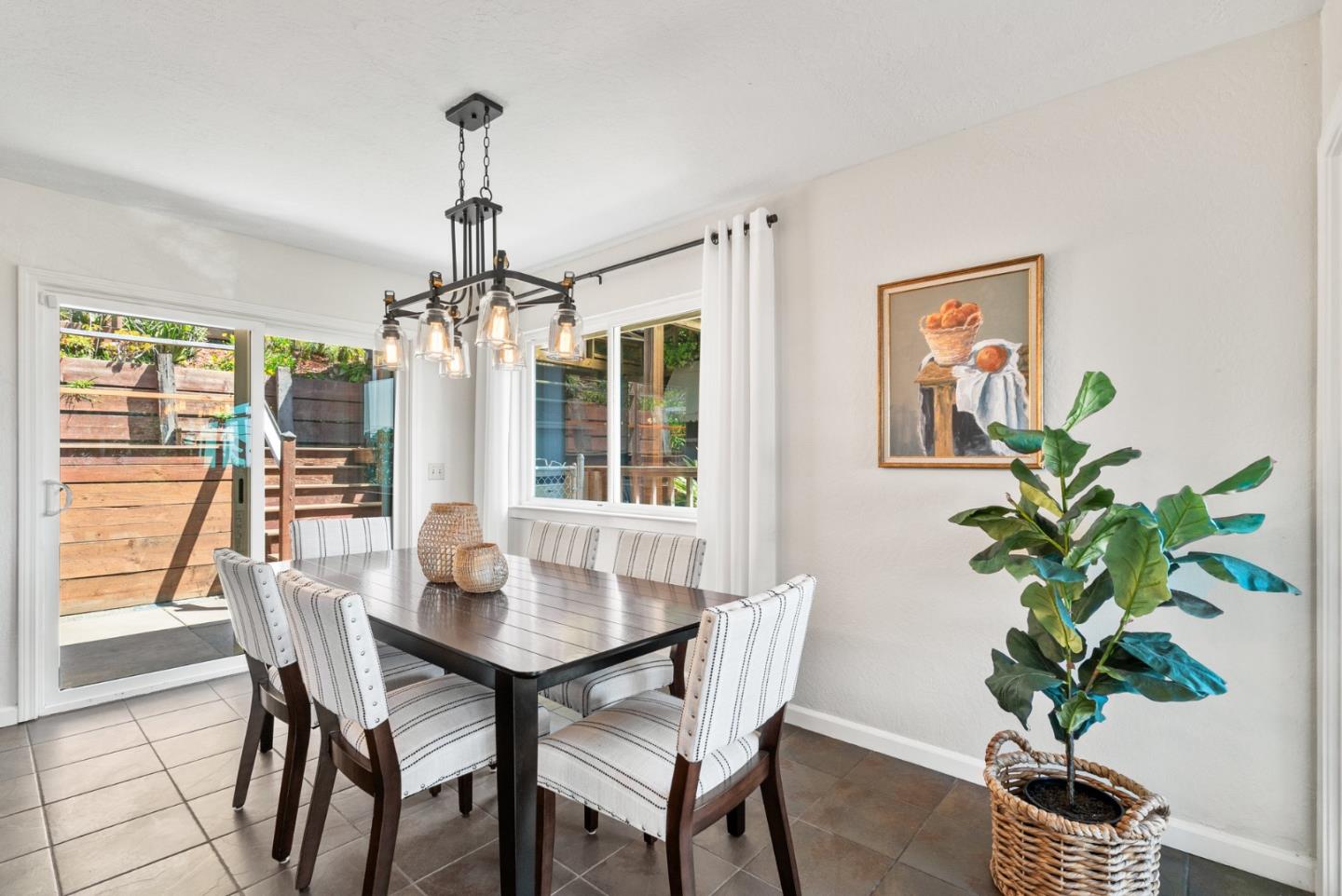 7051 Mesa DR