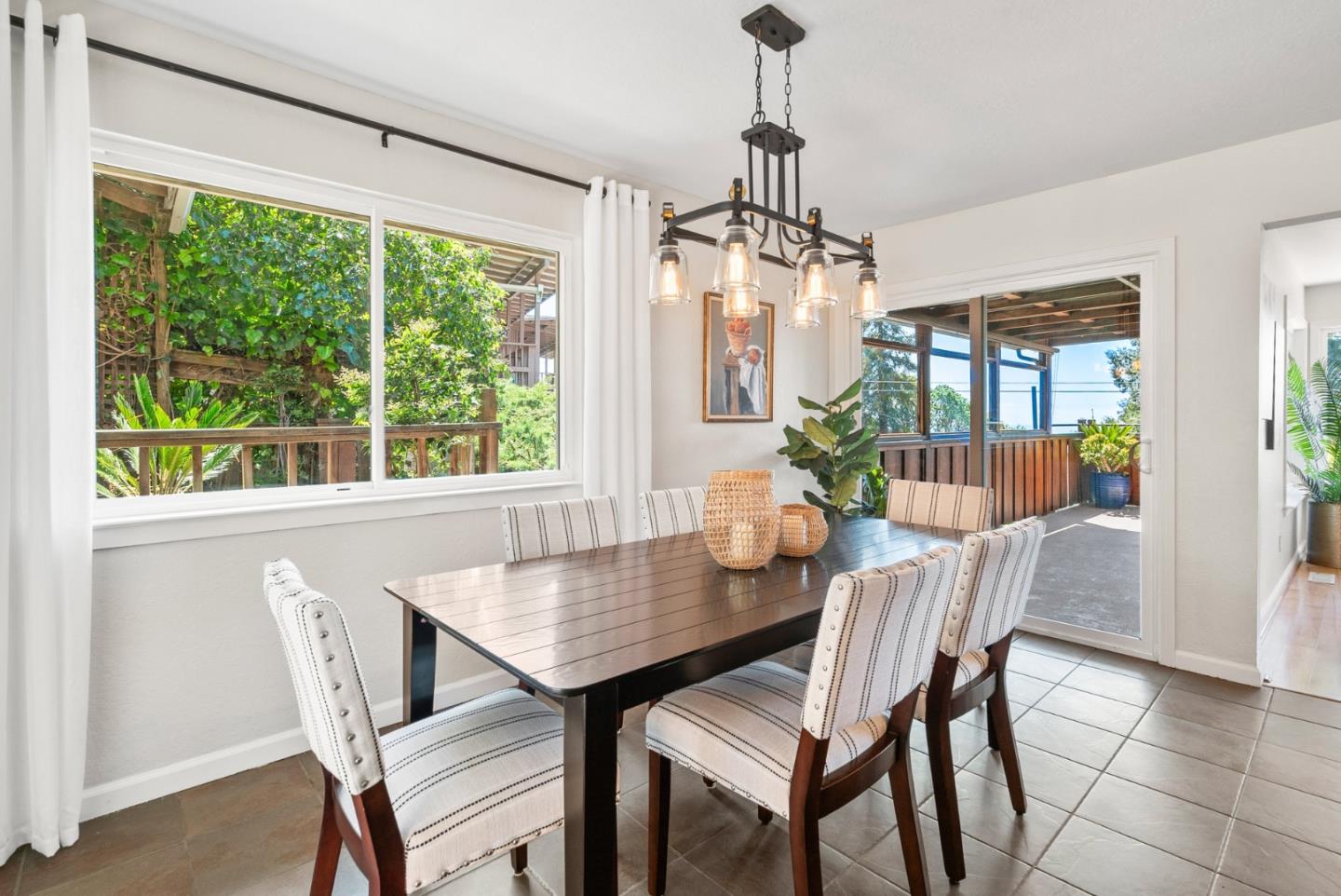 7051 Mesa DR