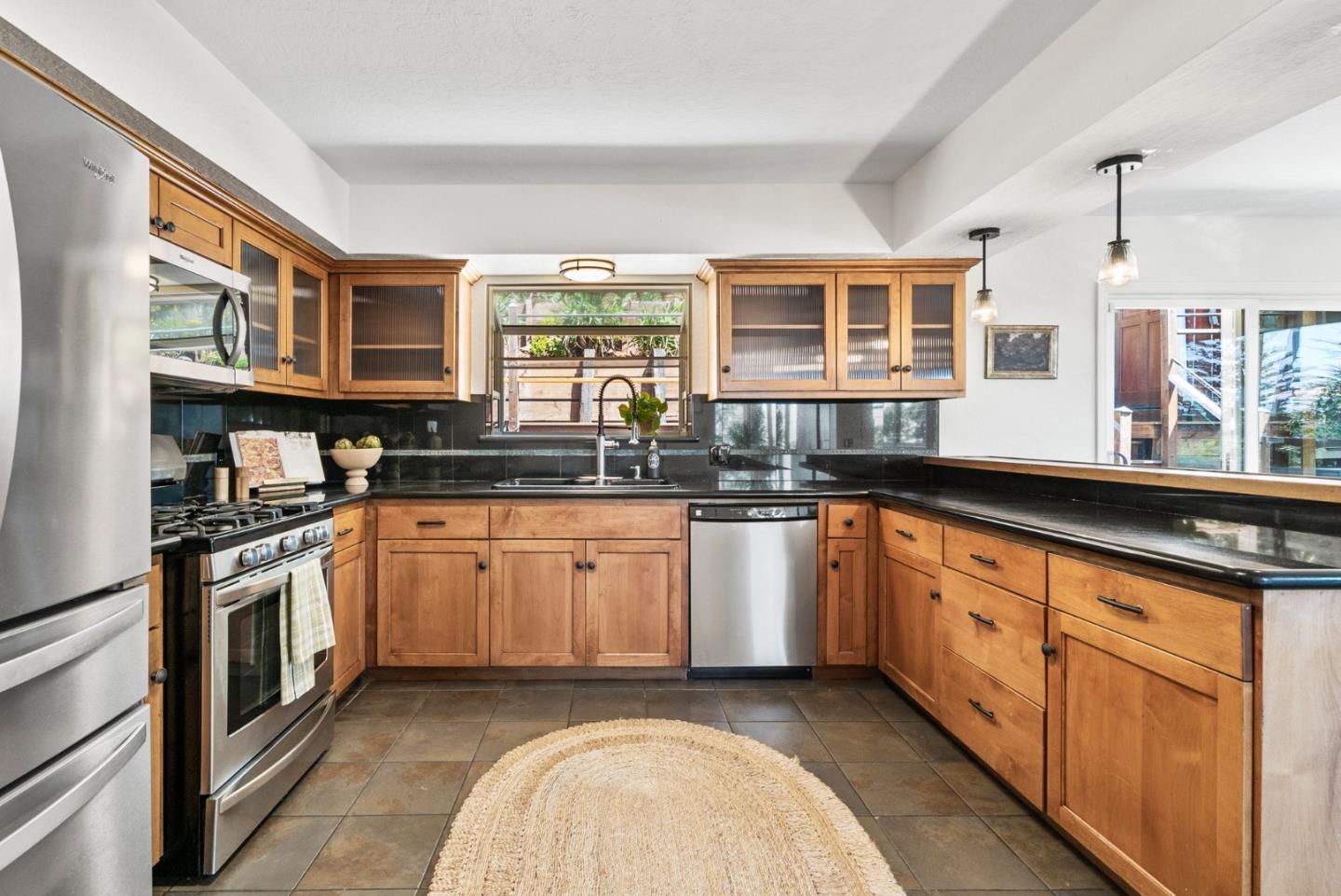 7051 Mesa DR