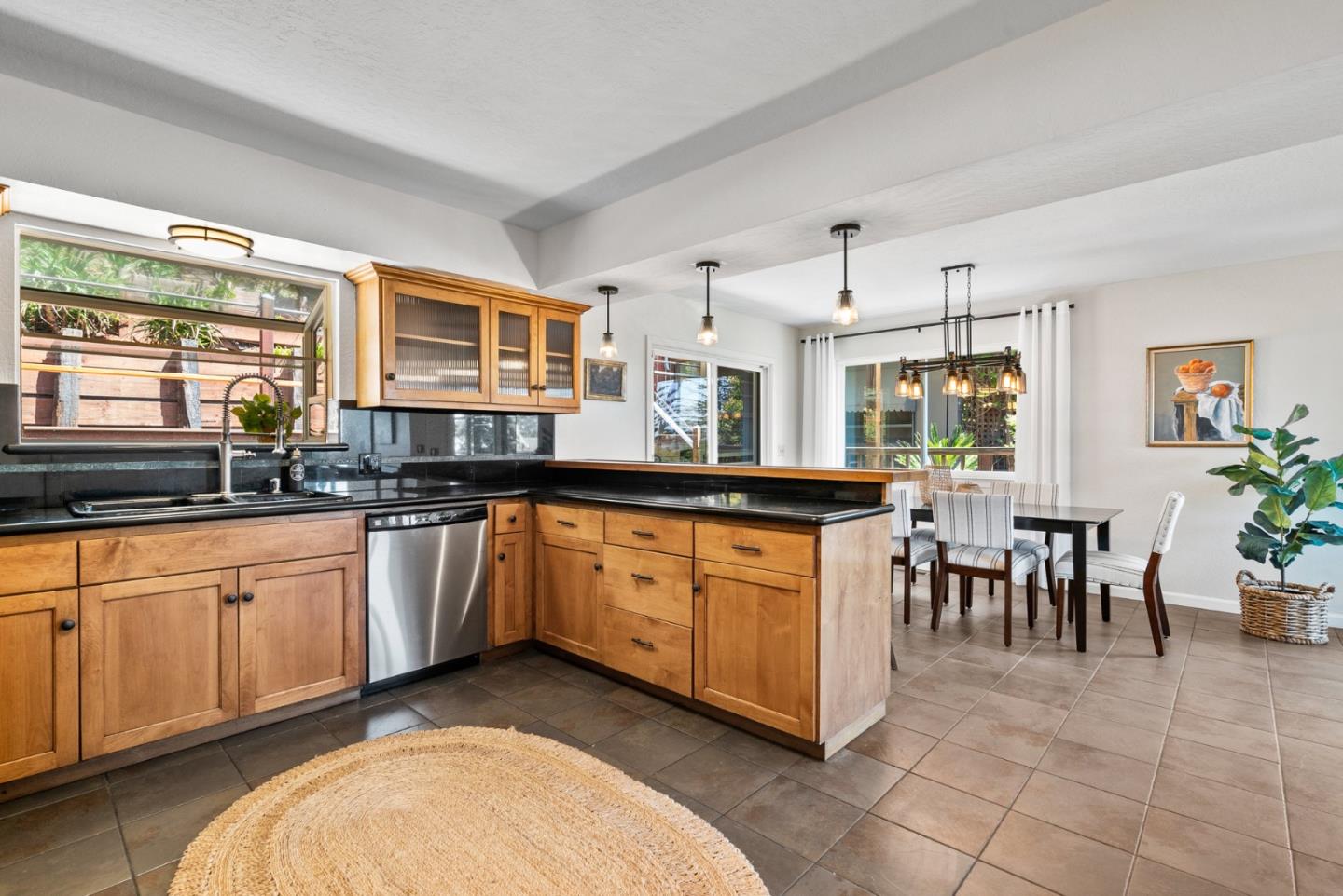 7051 Mesa DR
