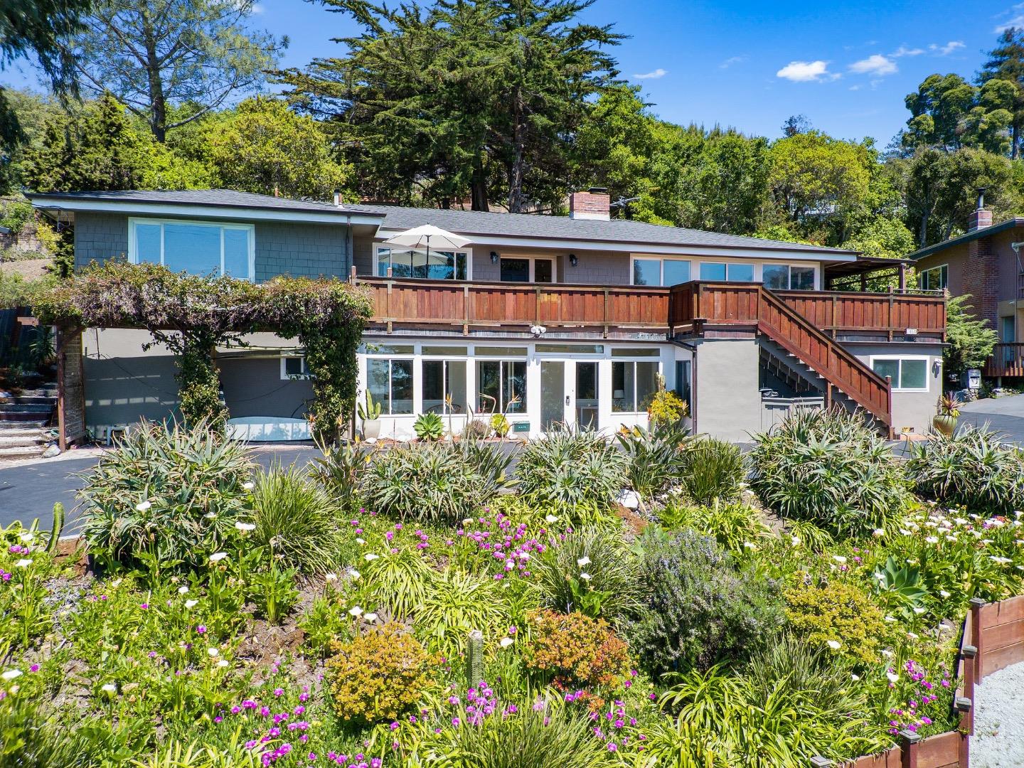7051 Mesa DR