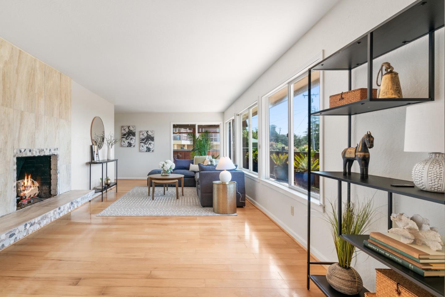 7051 Mesa DR