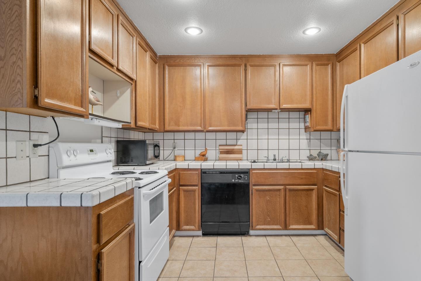 375 Clifford Avenue 312