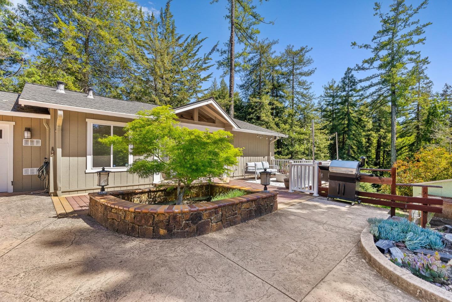 114 Sawyer CIR