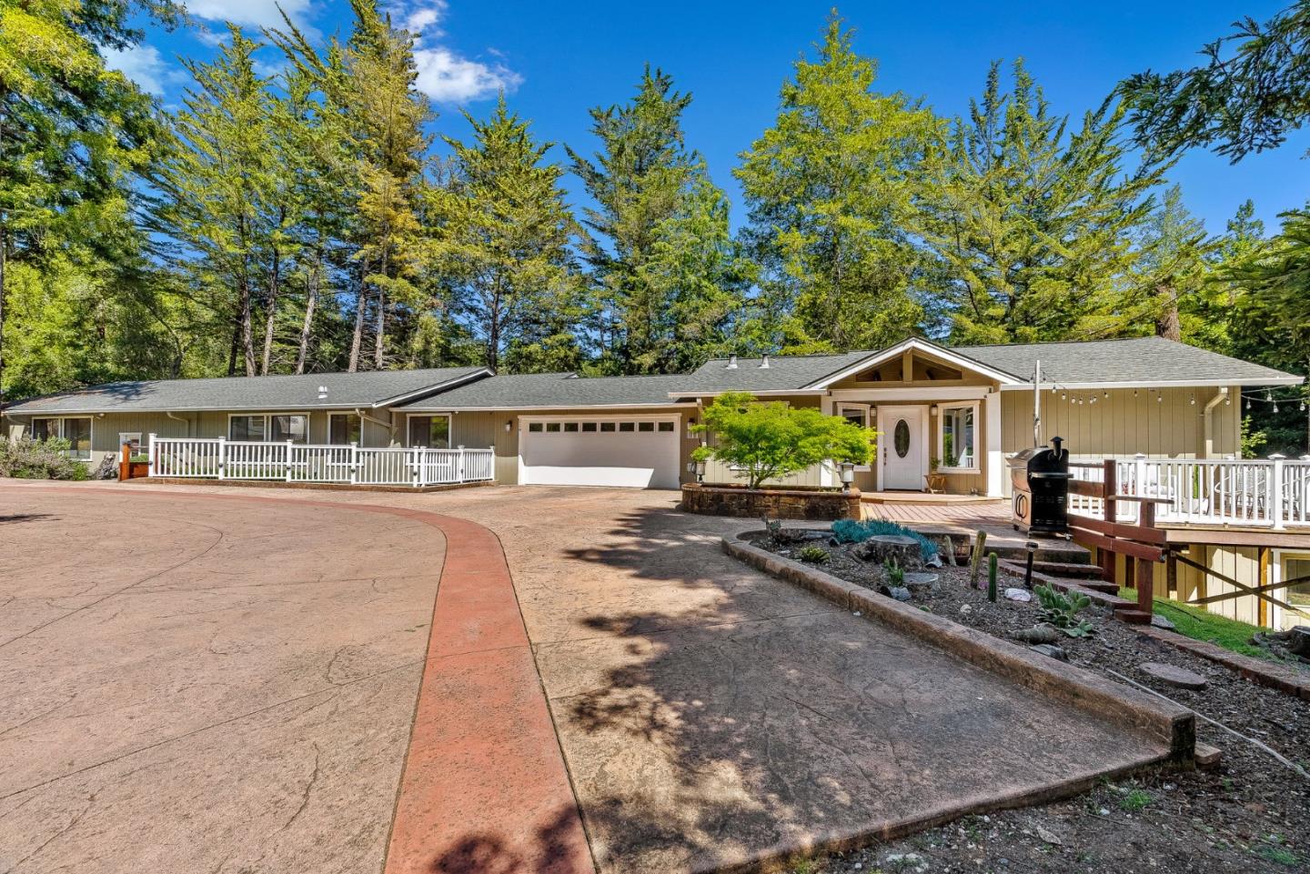 114 Sawyer CIR