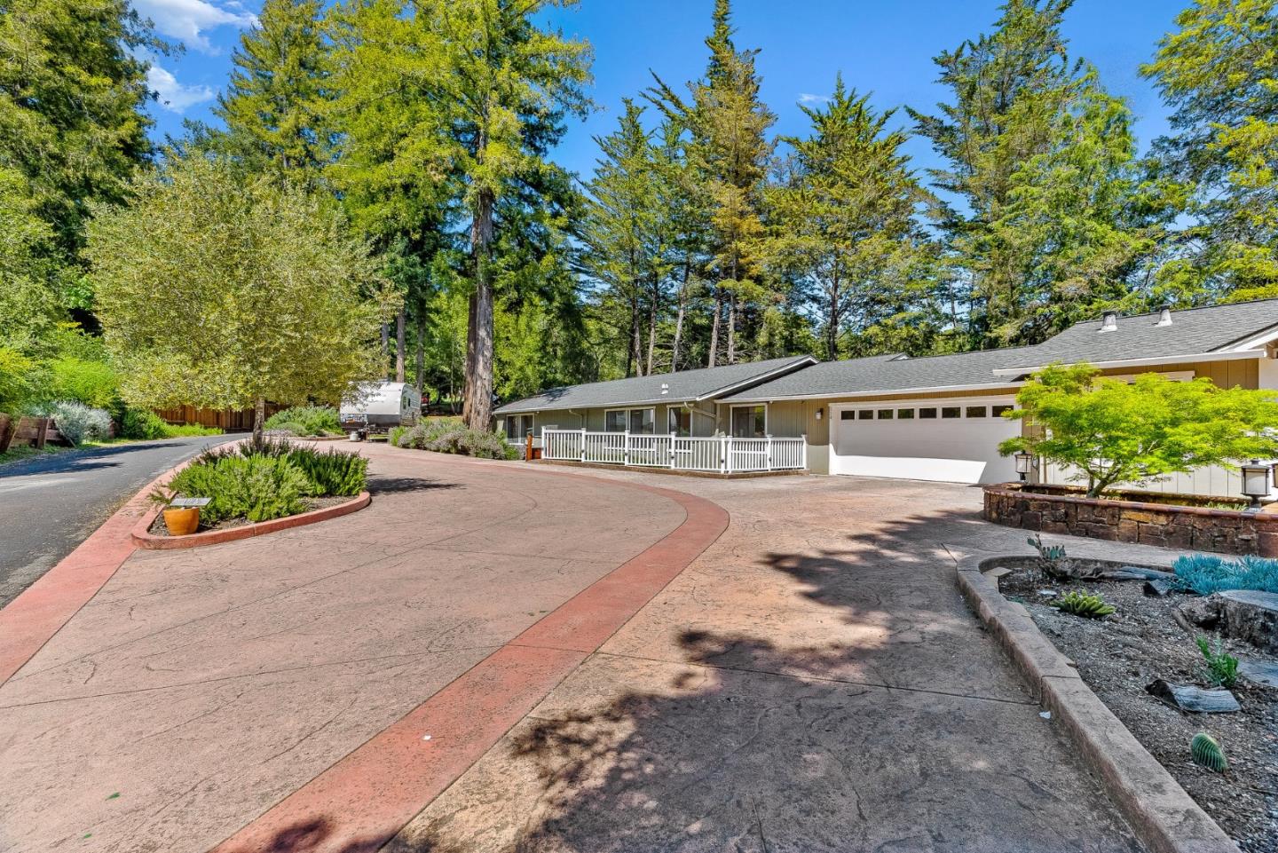 114 Sawyer CIR