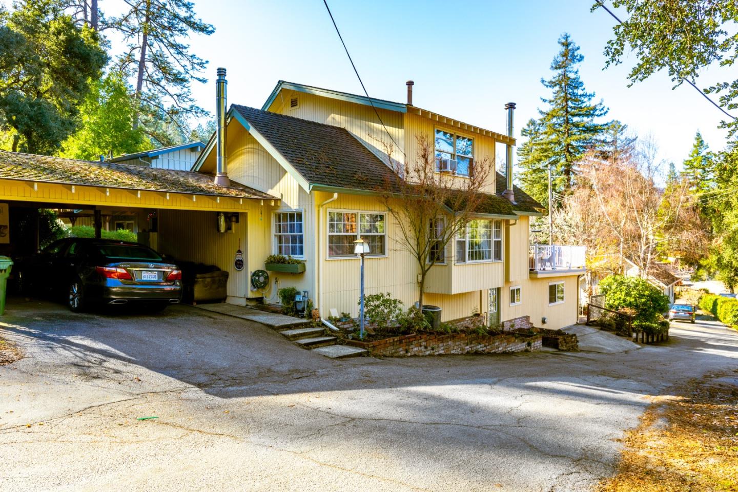 19 Pine Avenue