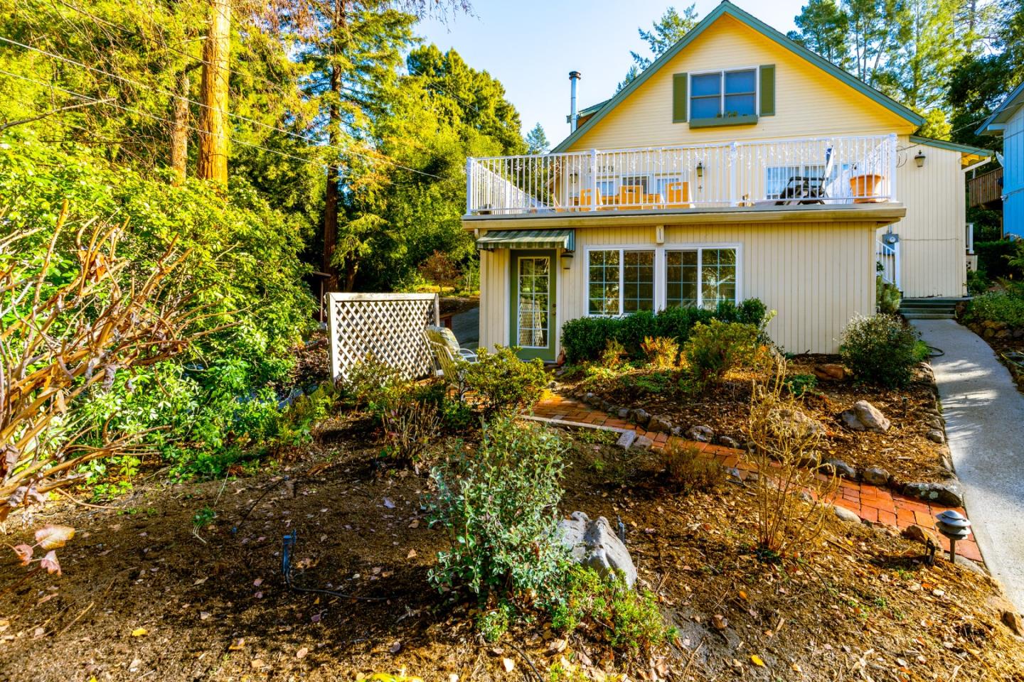 19 Pine Avenue