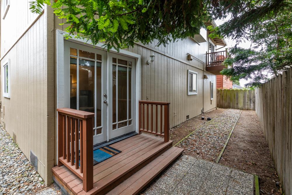 1207 Hoffman Avenue