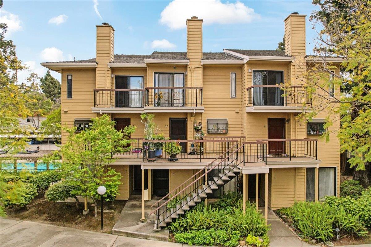 441 Northlake Drive 11