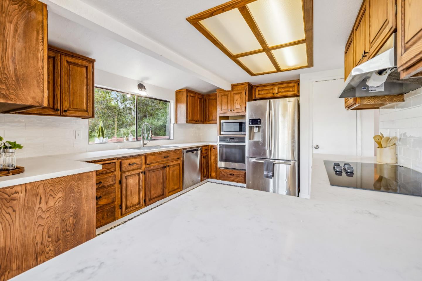 579 Carpenteria RD